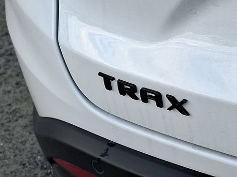 Used 2025 Chevrolet Trax RS w/ Driver Confidence Package FWD image 29