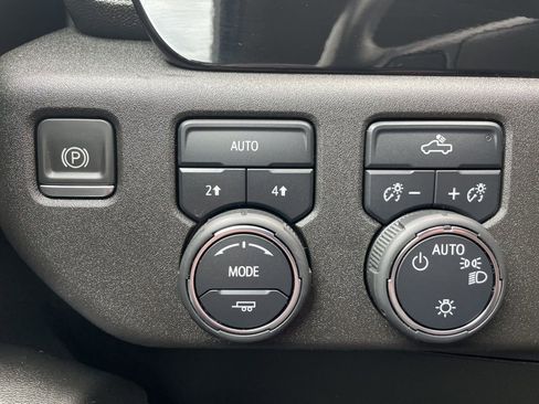 Used 2022 Chevrolet Silverado 1500 LT image 28