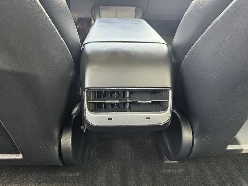 Used 2023 Tesla Model 3 Standard Range image 21