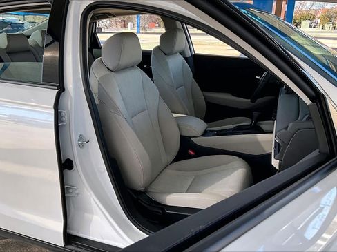 Certified 2025 Honda Accord SE image 9