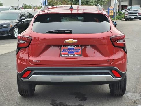 New 2026 Chevrolet Trax LT image 5