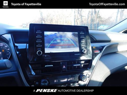 Used 2024 Toyota Camry SE image 6