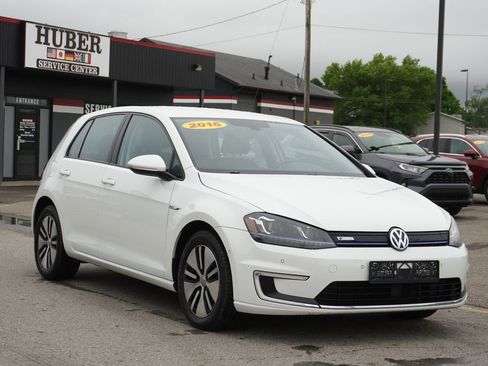 Used 2016 Volkswagen e-Golf SEL Premium w/ Driver Assistance Package FWD image 9