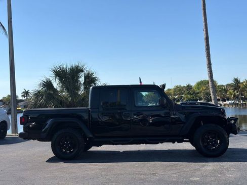 Used 2021 Jeep Gladiator Sport image 6