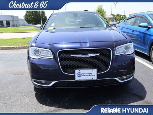 Used 2017 Chrysler 300 C AWD/4WD image 6