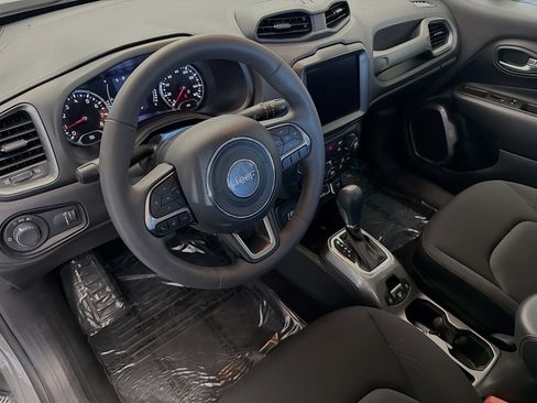 Used 2022 Jeep Renegade Sport image 7