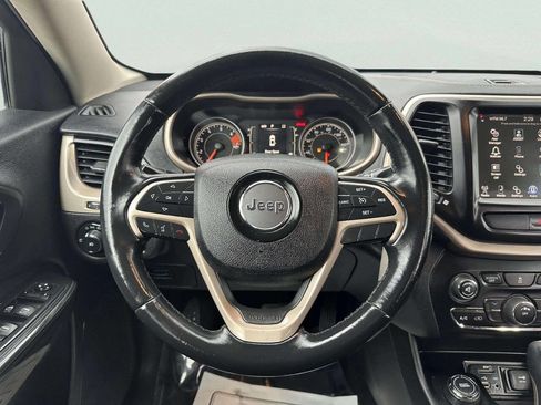 Used 2016 Jeep Cherokee Latitude image 21