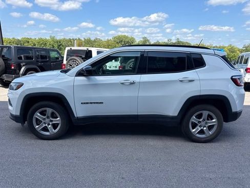 Used 2023 Jeep Compass Latitude AWD/4WD image 7