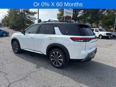 New 2026 Nissan Pathfinder Platinum image 3