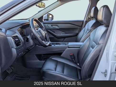 Certified 2025 Nissan Rogue SL FWD image 14