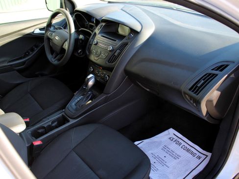 Used 2015 Ford Focus SE image 10