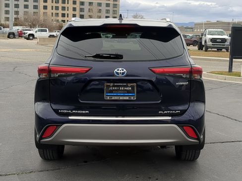 Used 2021 Toyota Highlander Platinum image 5
