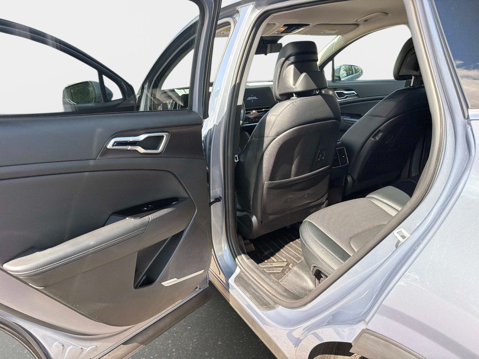 Used 2023 Kia Sportage EX FWD image 13