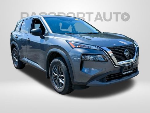 Used 2022 Nissan Rogue S FWD image 2