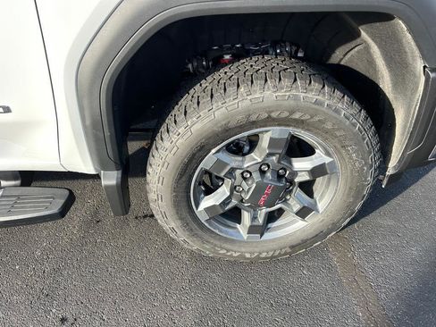 New 2026 GMC Sierra 2500 SLE image 20