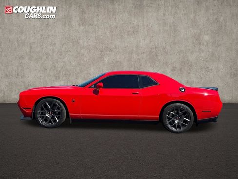 Used 2016 Dodge Challenger R/T Scat Pack RWD image 5