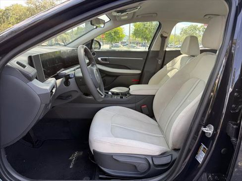 Used 2025 Hyundai Sonata SE FWD image 24