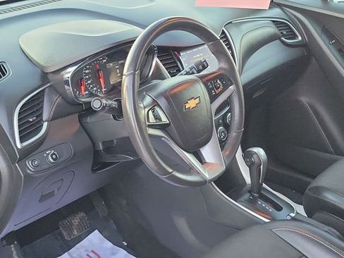 Used 2021 Chevrolet Trax LT w/ Driver Confidence Package image 5