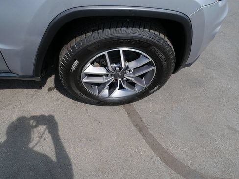 Used 2020 Jeep Grand Cherokee Limited AWD/4WD image 36
