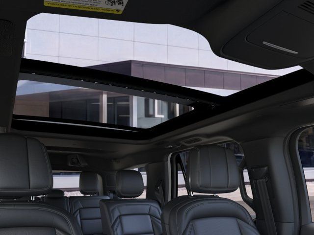 New 2026 Lincoln Navigator Reserve w/ Jet Appearance Package AWD/4WD image 22