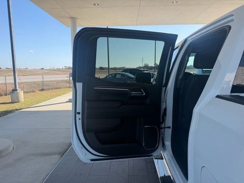 Used 2023 GMC Sierra 1500 SLT w/ SLT Premium Package image 16