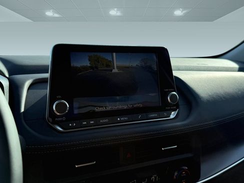 Certified 2026 Nissan Rogue SV FWD image 32