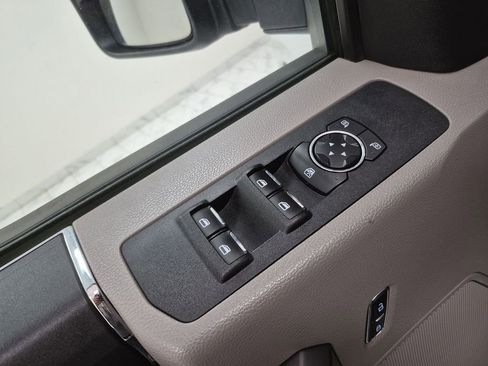 Used 2018 Ford F250 XLT w/ Snow Plow Prep Package image 24