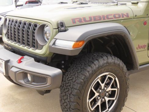 Used 2026 Jeep Wrangler Unlimited Rubicon AWD/4WD image 3
