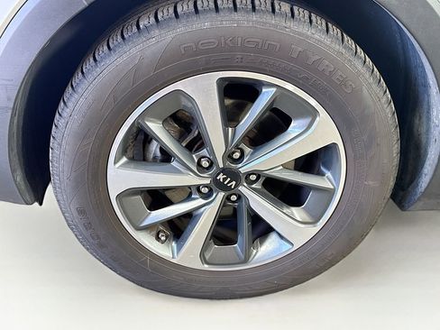 Used 2019 Kia Sorento EX image 39