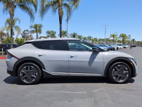 Used 2025 Kia EV6 Light w/ Light LR Technology Package RWD image 11