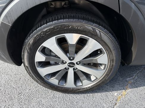 Used 2022 Kia Telluride S AWD/4WD image 30