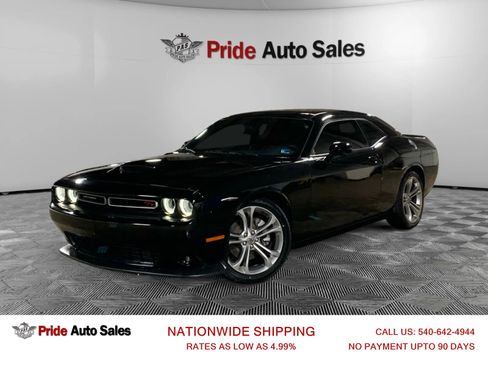 Used 2021 Dodge Challenger R/T RWD image 1
