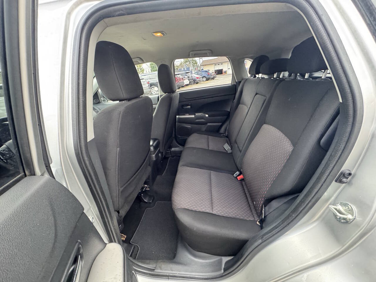 Used 2019 Mitsubishi Outlander Sport SE FWD image 38