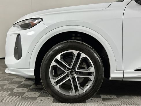 Used 2025 Audi Q5 Premium AWD/4WD image 8