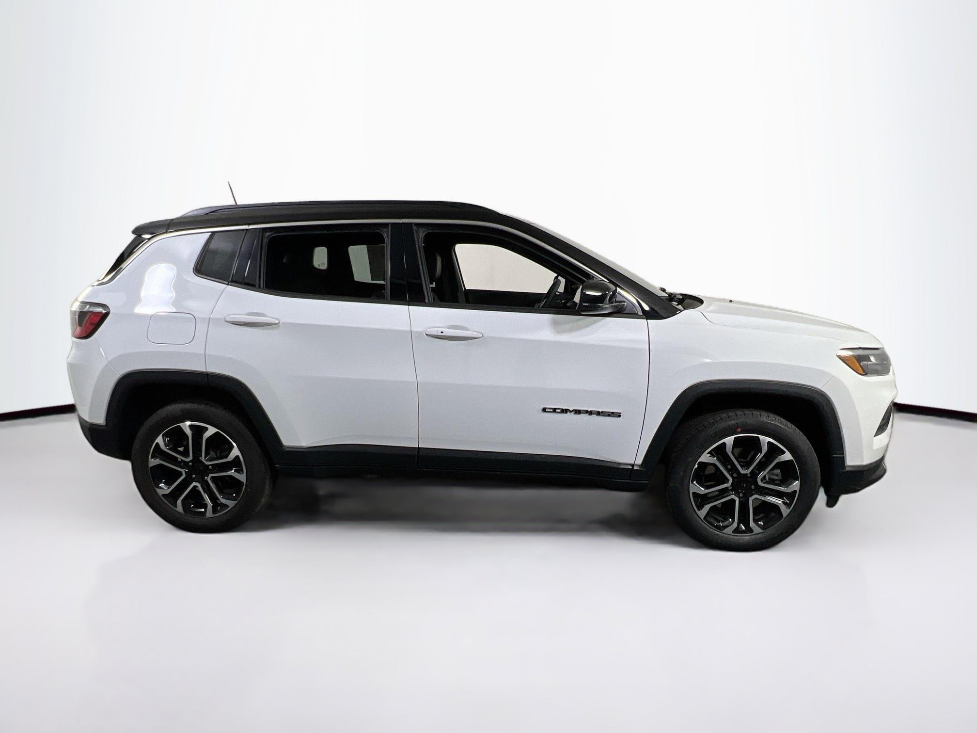 Used 2024 Jeep Compass Limited AWD/4WD image 4