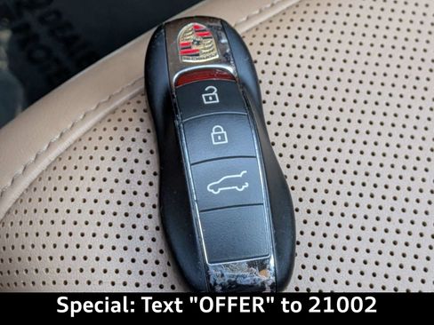Used 2020 Porsche Macan AWD/4WD image 35