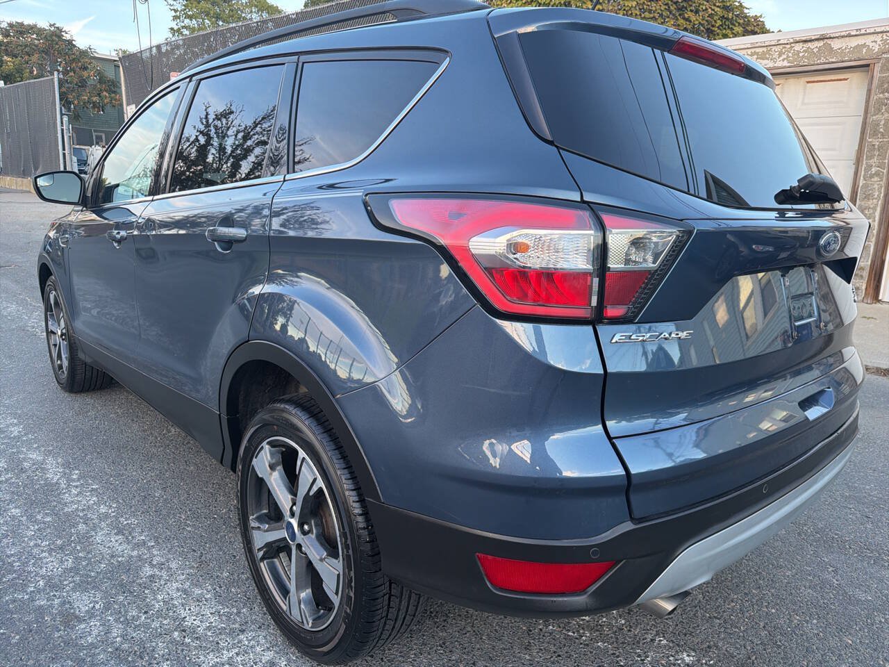 Used 2018 Ford Escape SEL FWD image 4
