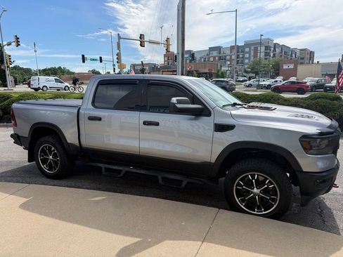Used 2019 RAM 1500 Laramie RWD image 5