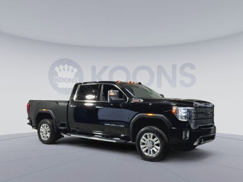 Used 2022 GMC Sierra 3500 Denali AWD/4WD image 2