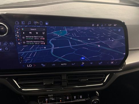 Used 2024 Chevrolet Equinox EV RS image 17