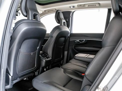 Used 2020 Volvo XC90 T5 Momentum w/ Protection Package Premier FWD image 39