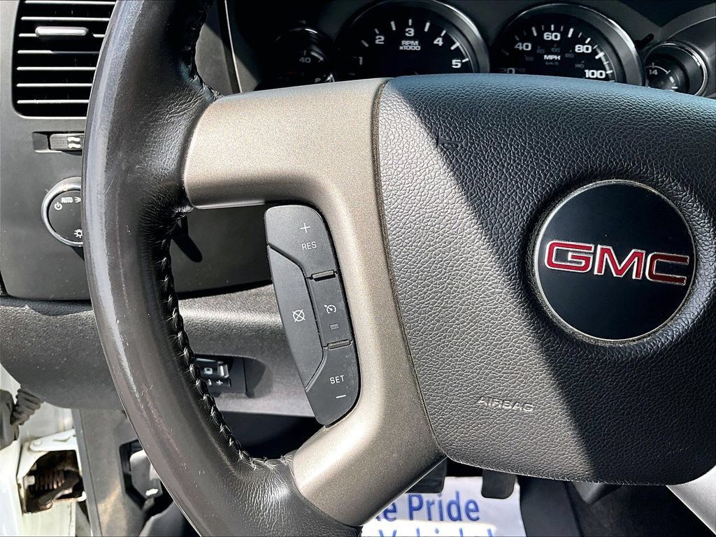 Used 2014 GMC Sierra 2500 SLE w/ SLE Preferred Package AWD/4WD image 18