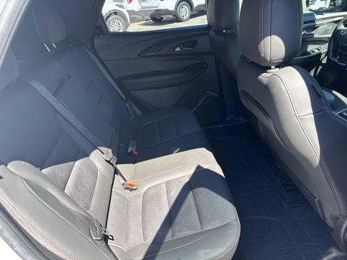 Used 2022 Chevrolet TrailBlazer RS w/ Convenience Package FWD image 13