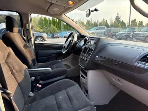 Used 2014 Dodge Grand Caravan American Value Package FWD image 15
