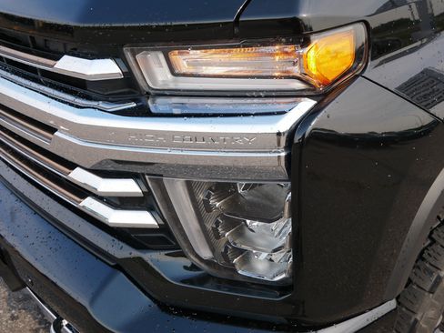 Used 2022 Chevrolet Silverado 3500 High Country w/ Safety Package II AWD/4WD image 16