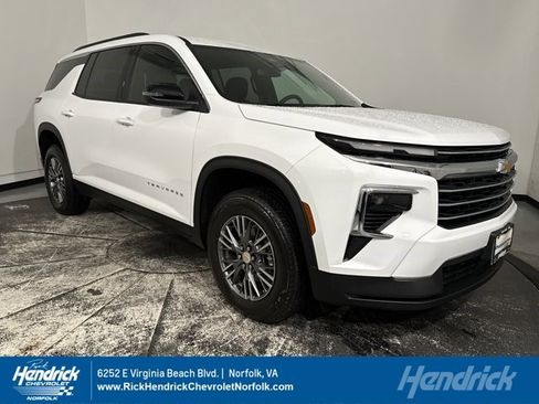 Certified 2026 Chevrolet Traverse LT image 1