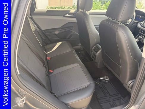 Used 2023 Volkswagen Taos SE w/ Panoramic Sunroof Package AWD/4WD image 17