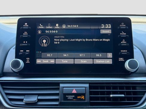 Used 2018 Honda Accord Sport image 29