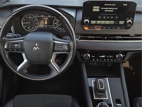 Used 2024 Mitsubishi Outlander SE AWD/4WD image 11