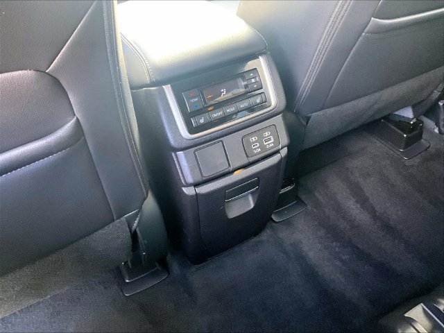 Used 2023 Subaru Ascent Limited AWD/4WD image 29